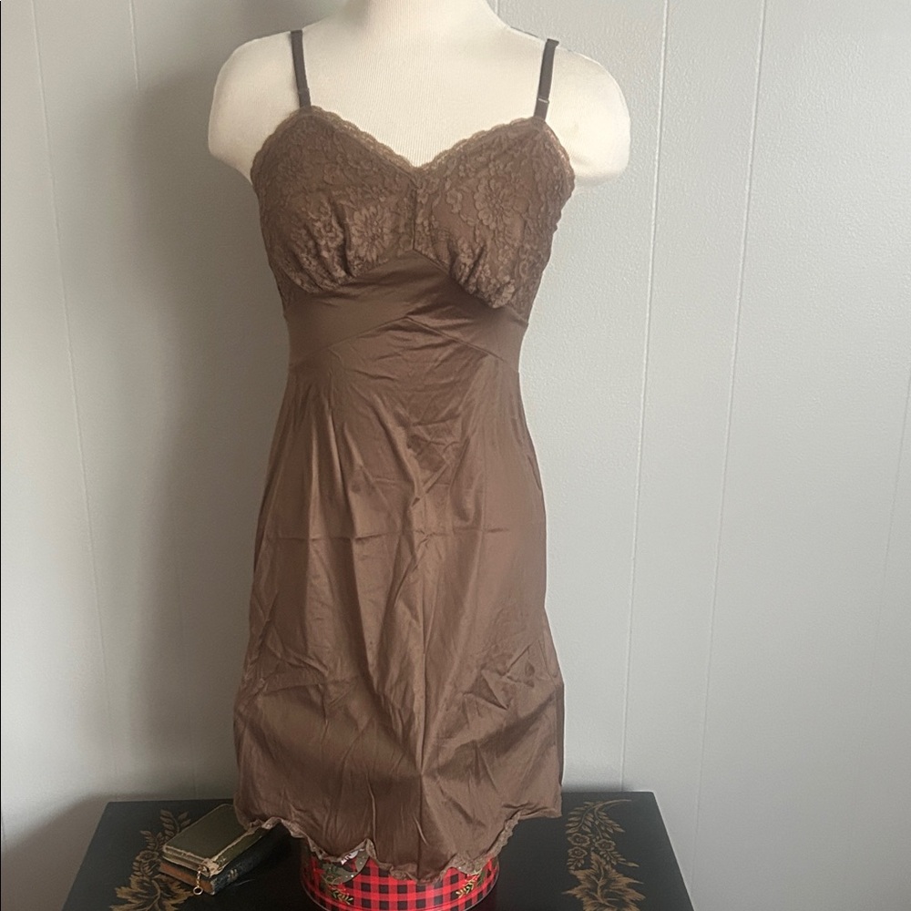 Vintage Vanity Fair light chocolate brown lace slip chemise nightgown made USA